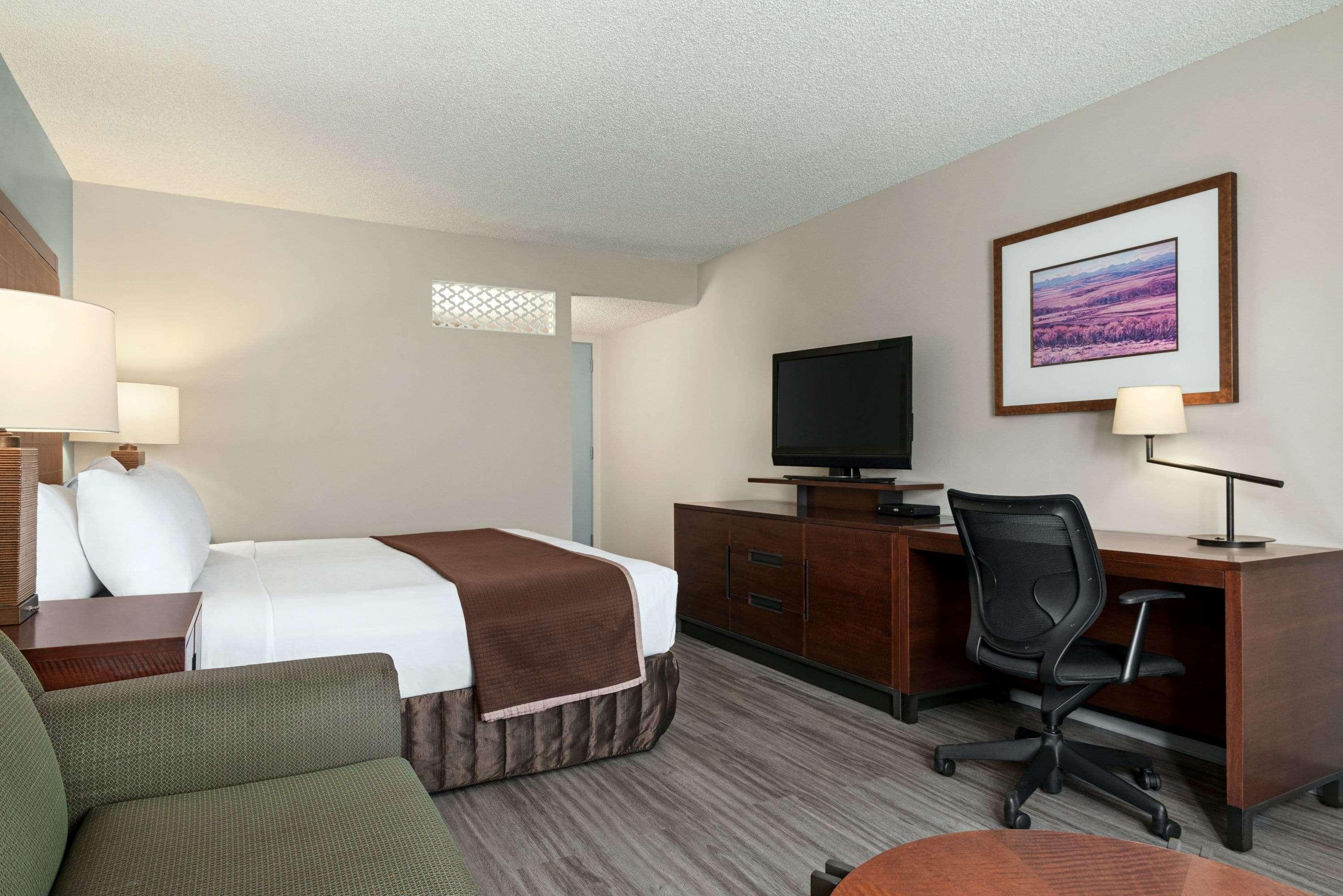 Travelodge By Wyndham Calgary South Luaran gambar